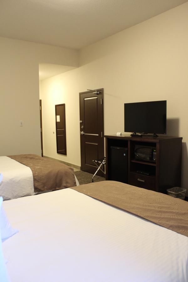 Prairie Moon Inn & Suites Macklin Exterior photo